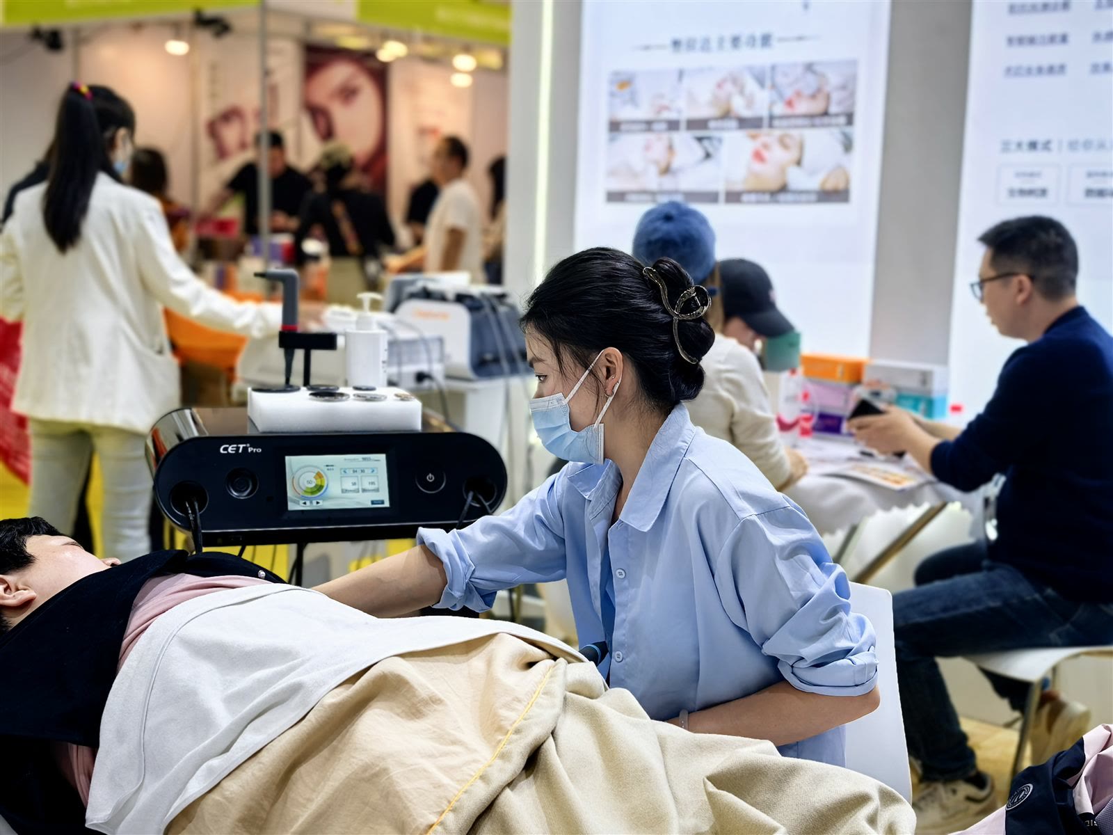 G-Derma 亮相广州国际美博会 · 展会现场图片 3